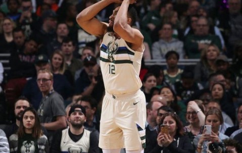 开云体育-雄鹿带队取胜！，穆古鲁扎重要时刻战术调整赢得满堂喝彩(将军决战岂止在战场读后感)